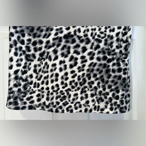 Women's Alfani Leopard Print Petite Blouse, Cap Short Sleeve - Picture 6 of 8